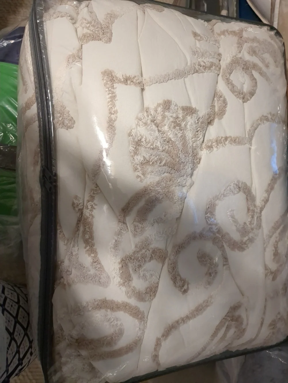 Madison Park Violette Chenille Cotton Tufted Comforter Large Medallion Design